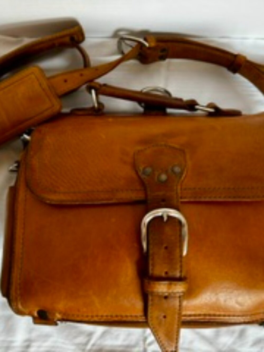 Tobacco color Saddleback Full Grain Leather Briefcase - Picture 10 of 15